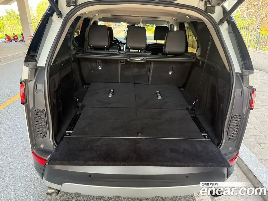 Land Rover Discovery 2017 2.0 гидро в Москве № 471540, фото 18