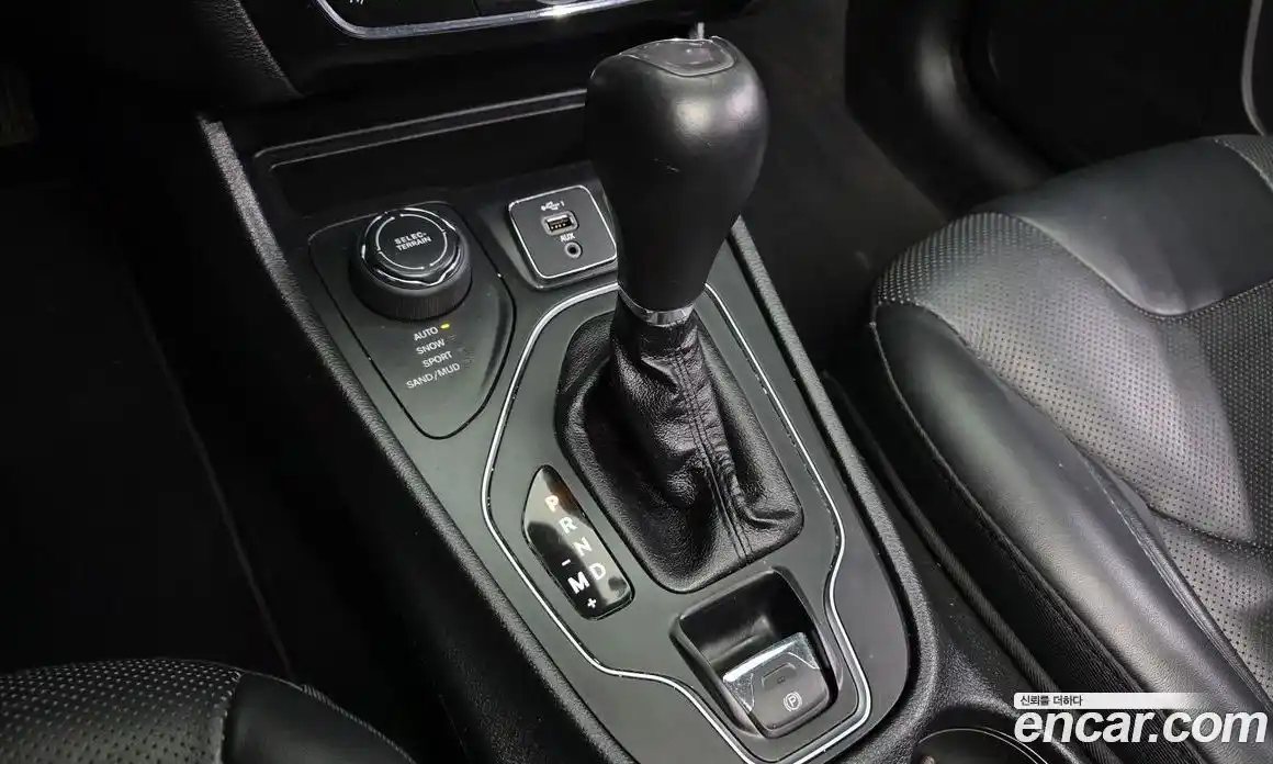 Jeep Cherokee 2019 2.4 гидро в Москве № 472687, фото 9