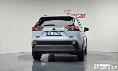 Toyota RAV4 2024 2.5 гидро в Москве № 584590, миниатюра 4