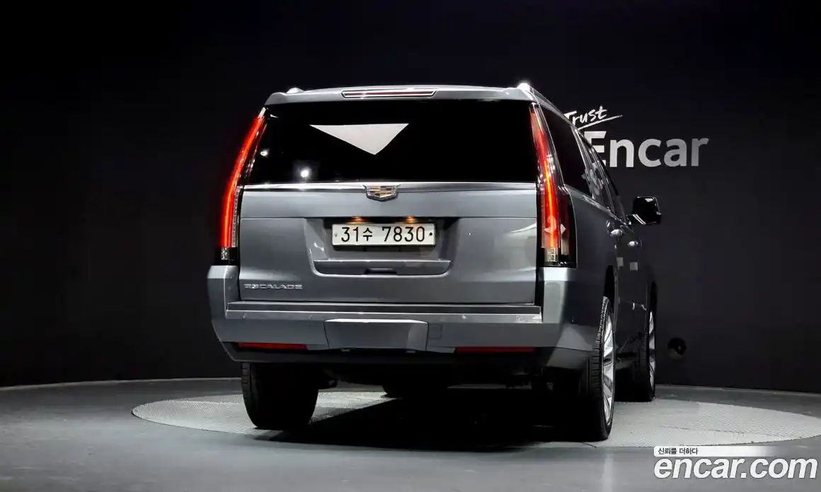 Cadillac Escalade 2018 6.2 гидро в Москве № 611590, фото 4