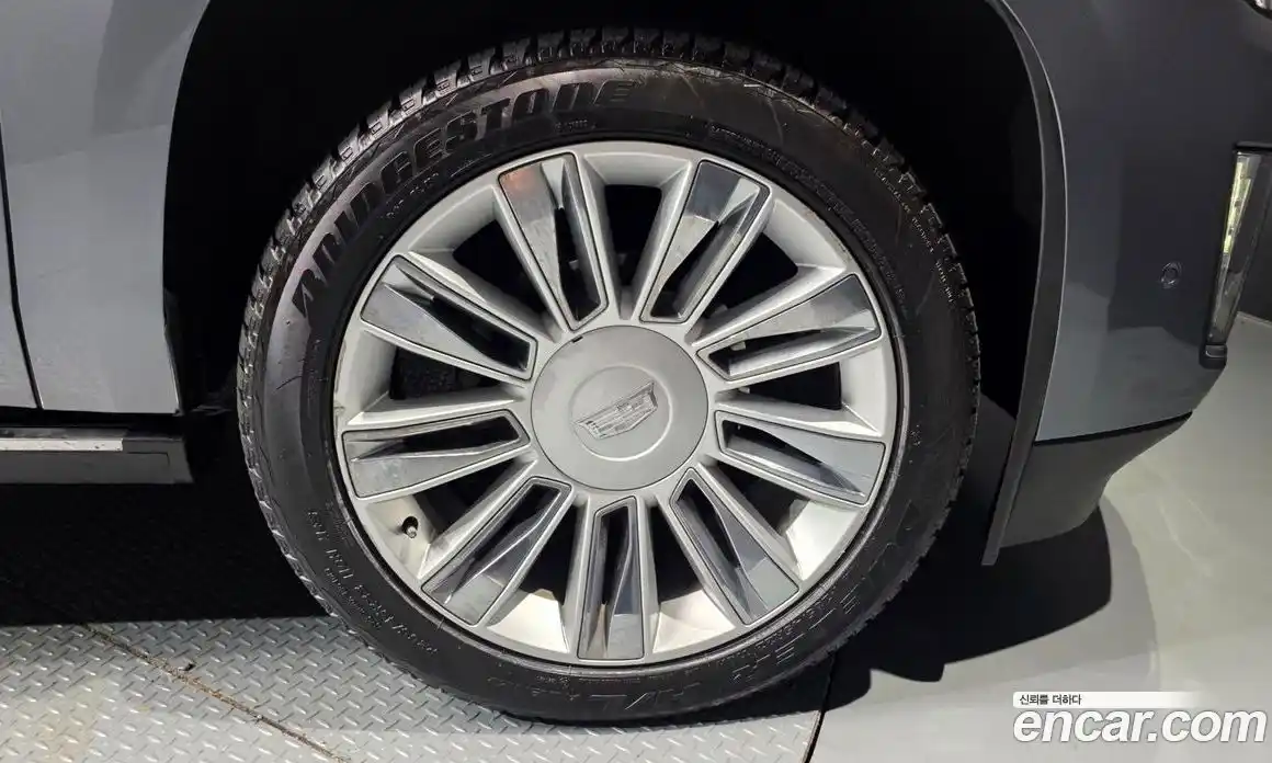 Cadillac Escalade 2018 6.2 гидро в Москве № 611590, фото 5