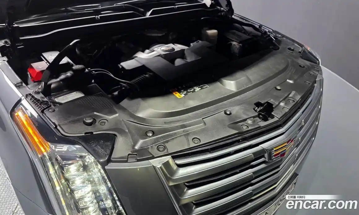 Cadillac Escalade 2018 6.2 гидро в Москве № 611590, фото 6