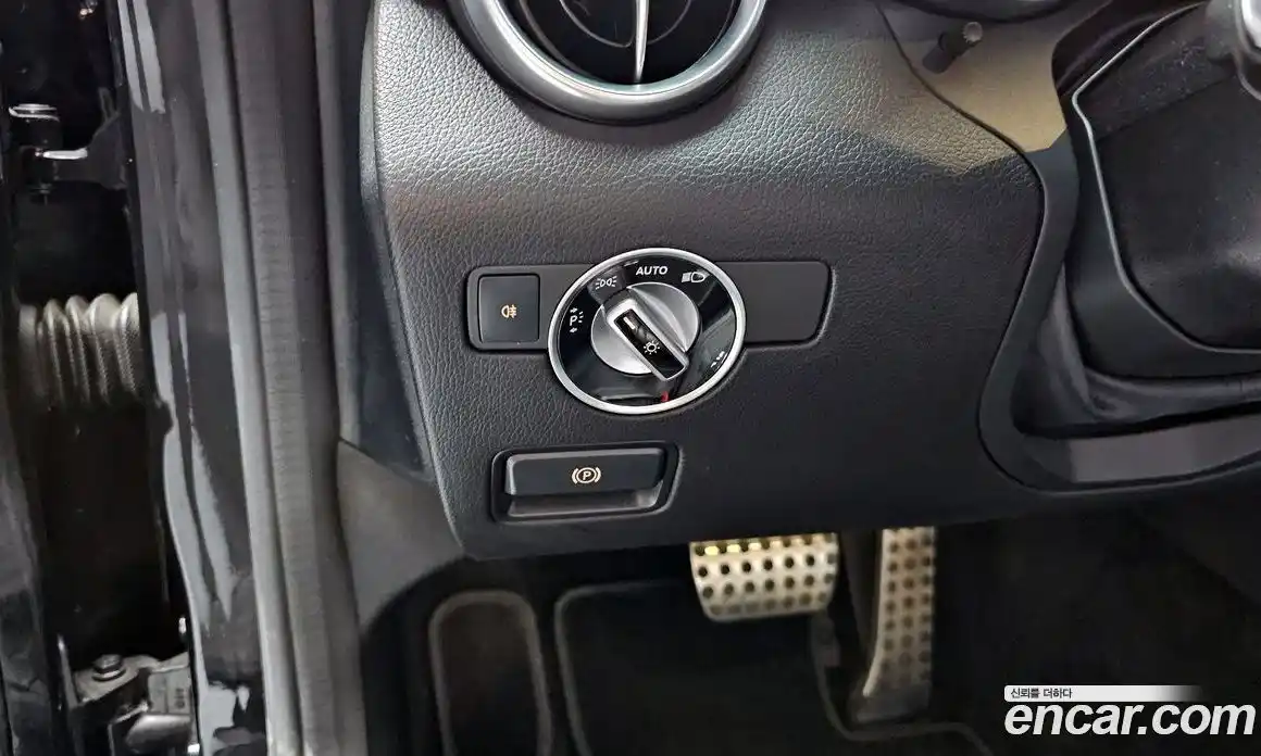 Mercedes-Benz SLC-Class 2018 2.0 гидро в Москве, фото 18