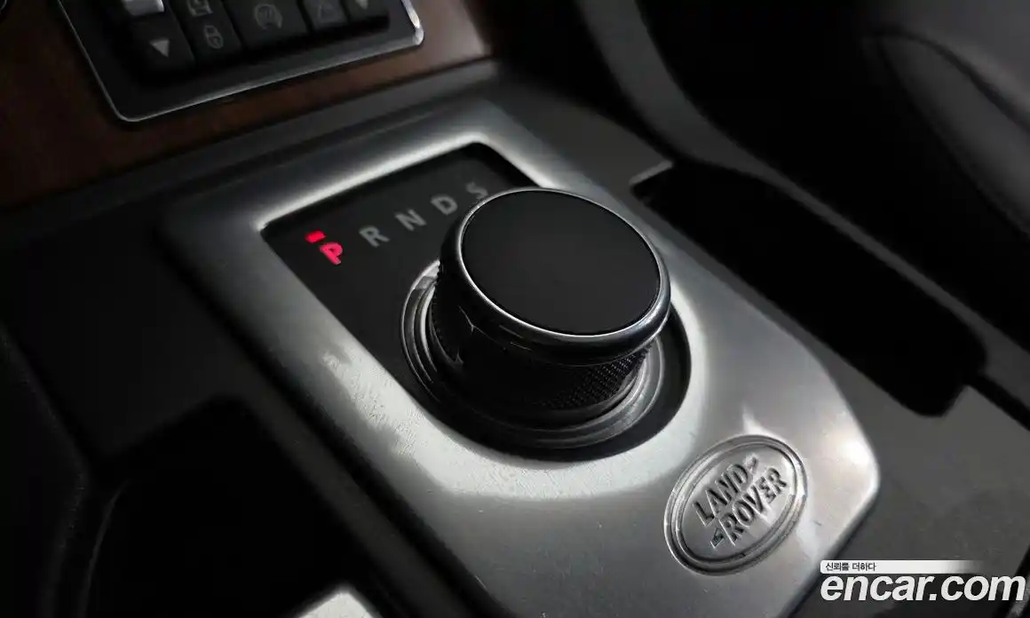 Land Rover Discovery 2014 3.0 гидро в Москве № 724483, фото 9