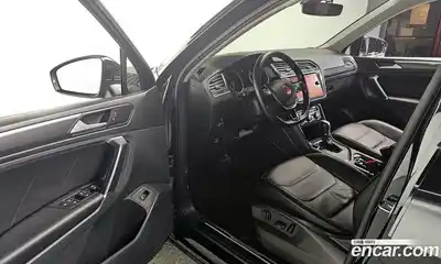 Volkswagen Tiguan 2018 2.0 гидро в Москве № 725151, миниатюра 11