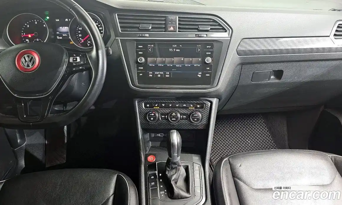 Volkswagen Tiguan 2018 2.0 гидро в Москве № 725151, фото 14
