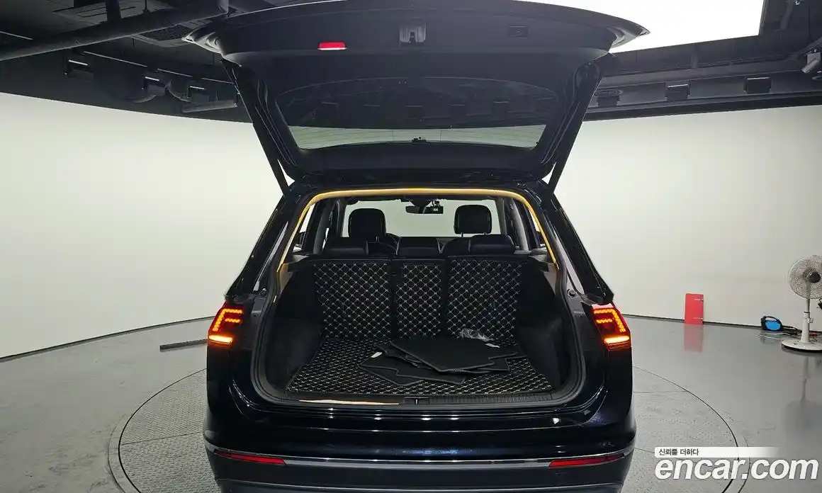Volkswagen Tiguan 2018 2.0 гидро в Москве № 725151, фото 20