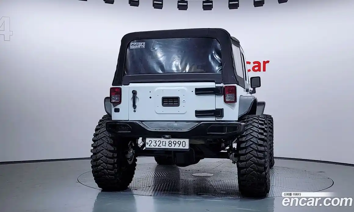 Jeep Wrangler 2017 3.6 гидро в Москве № 725318, фото 4