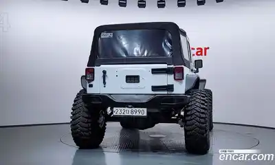 Jeep Wrangler 2017 3.6 гидро в Москве № 725318, миниатюра 4