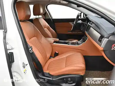 Jaguar XF 2018 2.0 гидро в Москве № 758391, миниатюра 10