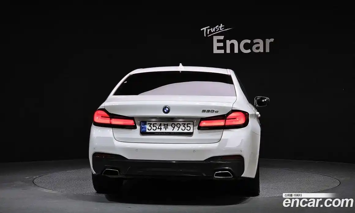 BMW 5-Series 2022 2.0 гидро, фото 4