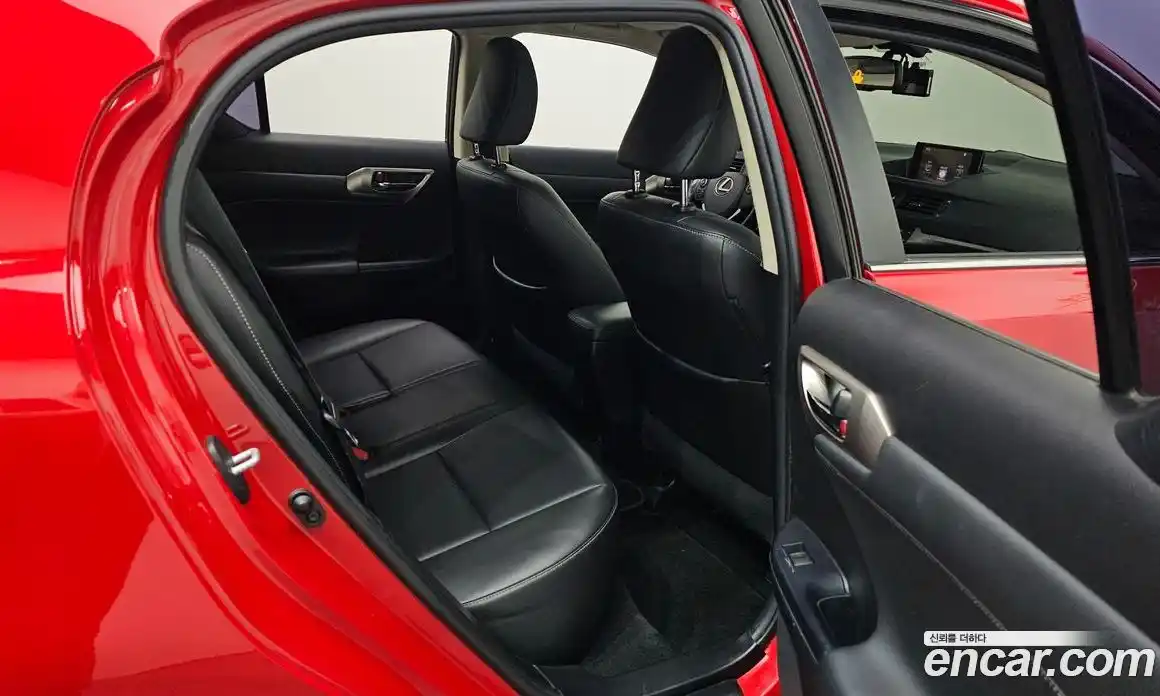 Lexus CT200h 2015 1.8 гидро в Москве № 766901, фото 12