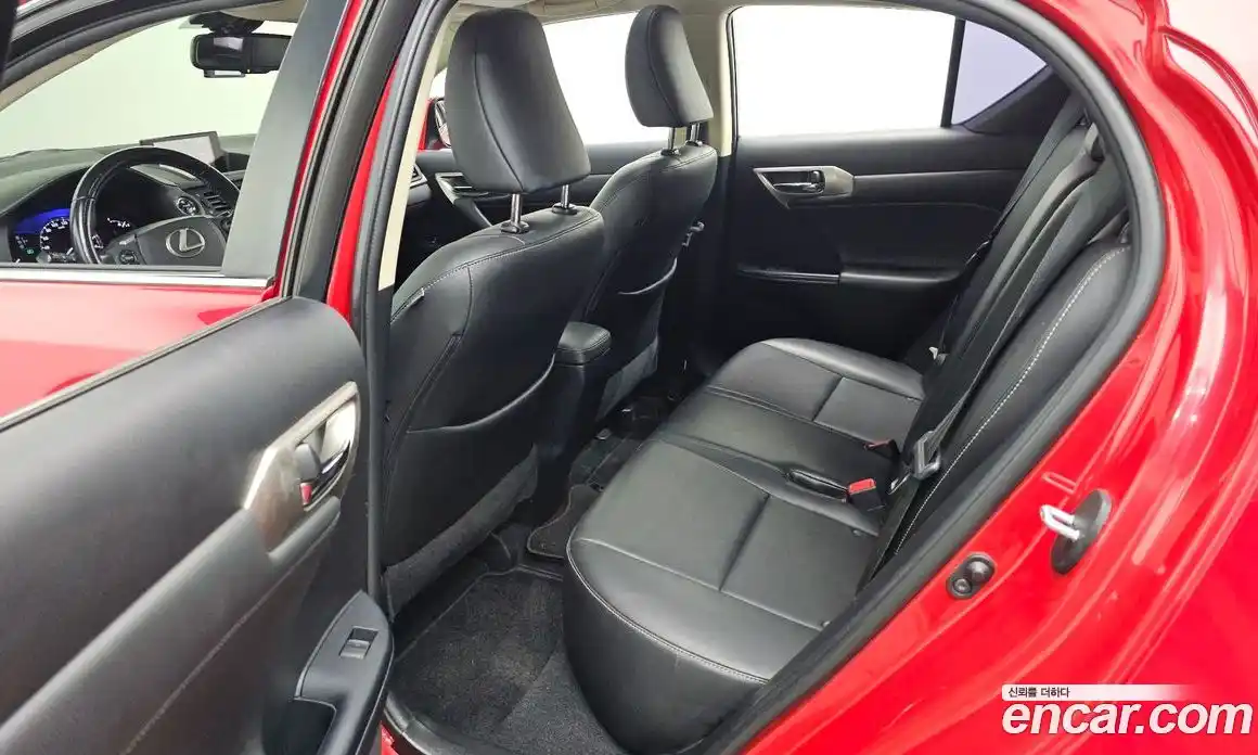 Lexus CT200h 2015 1.8 гидро в Москве № 766901, фото 13