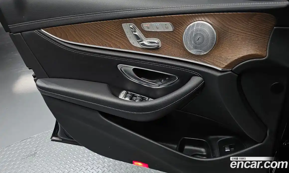 Mercedes-Benz E-Class 2020 2.0 гидро, фото 14