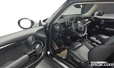 Mini Cooper 2018 2.0 гидро в Москве № 861542, миниатюра 11