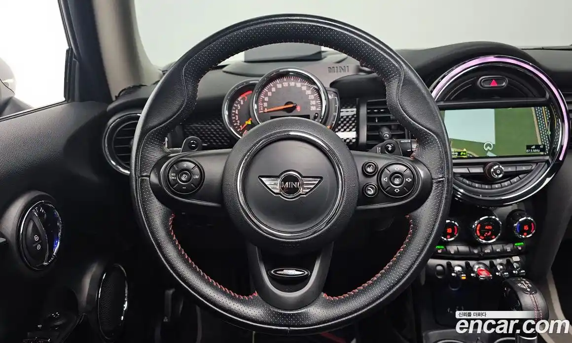 Mini Cooper 2018 2.0 гидро в Москве № 861542, фото 13