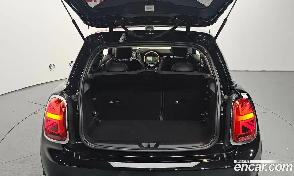 Mini Cooper 2018 2.0 гидро в Москве № 861542, фото 20