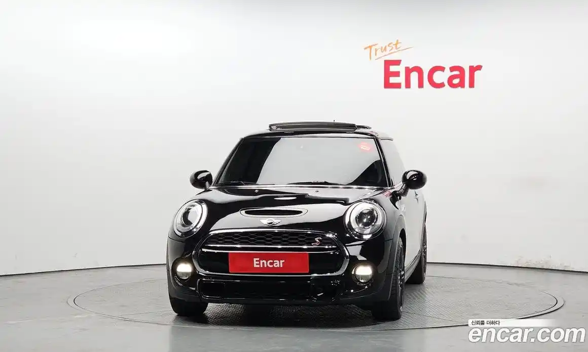 Mini Cooper 2018 2.0 гидро в Москве № 861542, фото 3