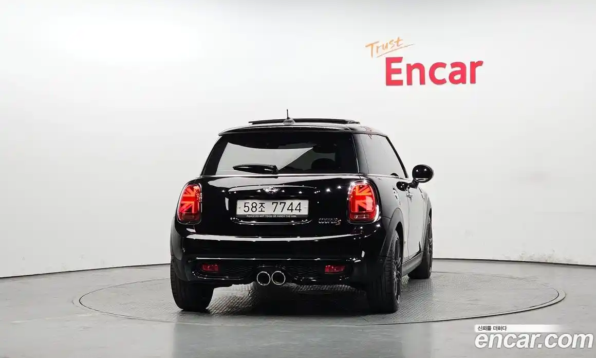 Mini Cooper 2018 2.0 гидро в Москве № 861542, фото 4
