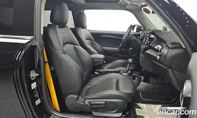 Mini Cooper 2018 2.0 гидро в Москве № 861542, миниатюра 10