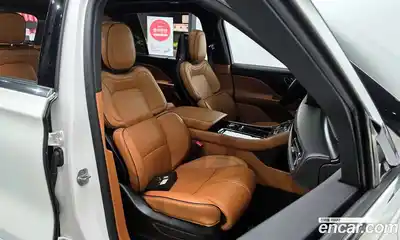 Lincoln Aviator 2023 3.0 гидро в Москве № 976424, миниатюра 10