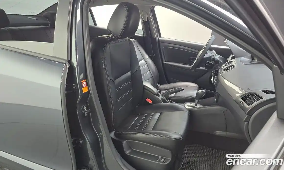 Renault SM3 2013 1.6 Автомат в Москве № 1003585, фото 12