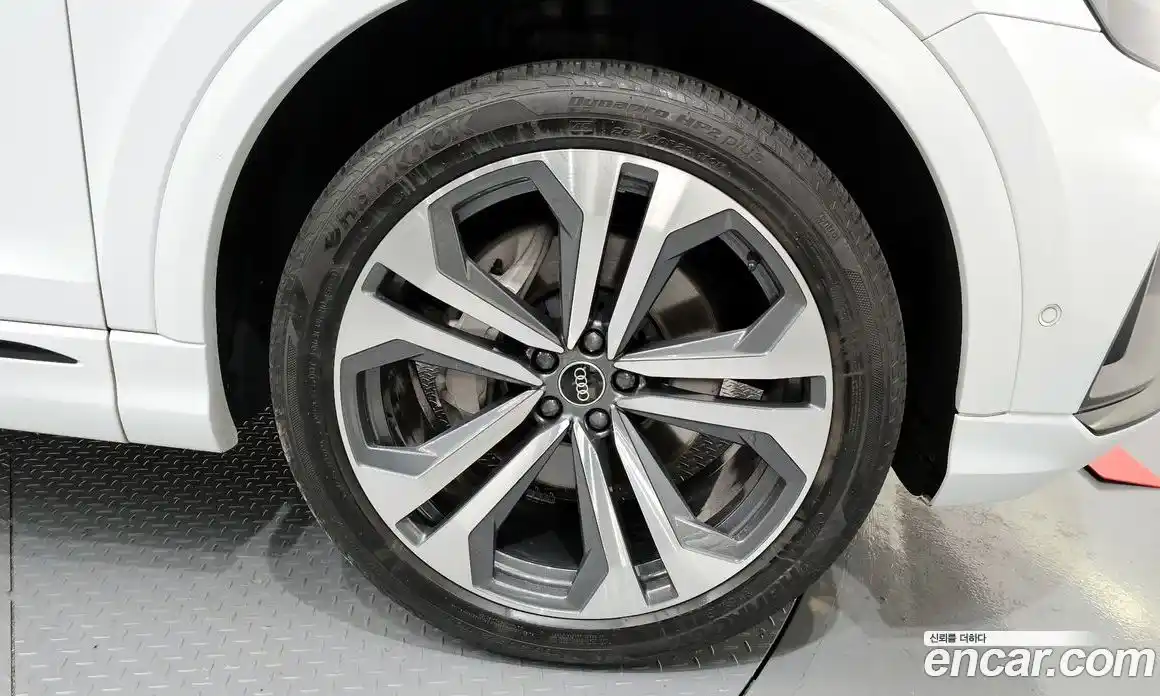 Audi Q8 2022 3.0 Автомат в Москве № 1007397, фото 5