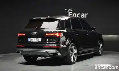 Audi Q7 2022 3.0 Автомат в Москве № 1008009, миниатюра 2