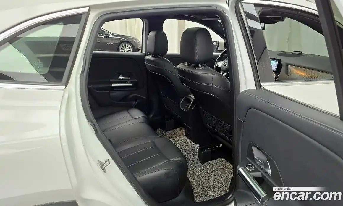 Mercedes-Benz GLA-Class 2021 2.0 гидро в Москве № 137250, фото 12