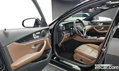 Mercedes-Benz E-Class 2023 2.0 гидро в Москве № 137471, миниатюра 11
