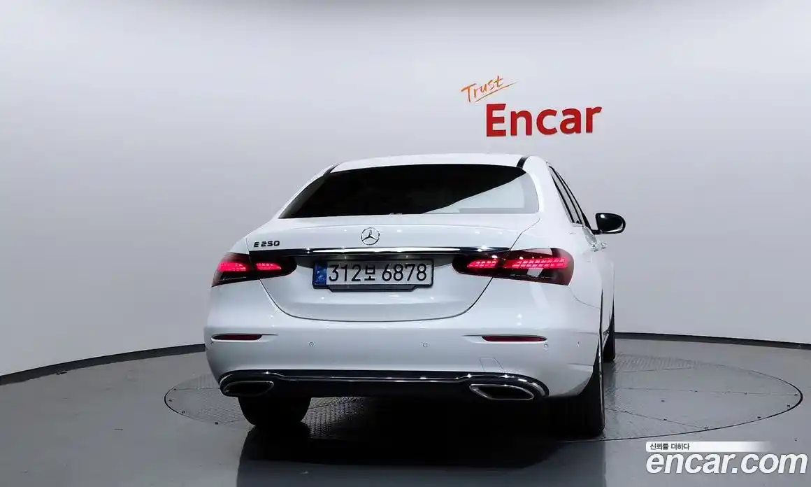 Mercedes-Benz E-Class 2022 2.0 гидро в Москве № 142296, фото 4