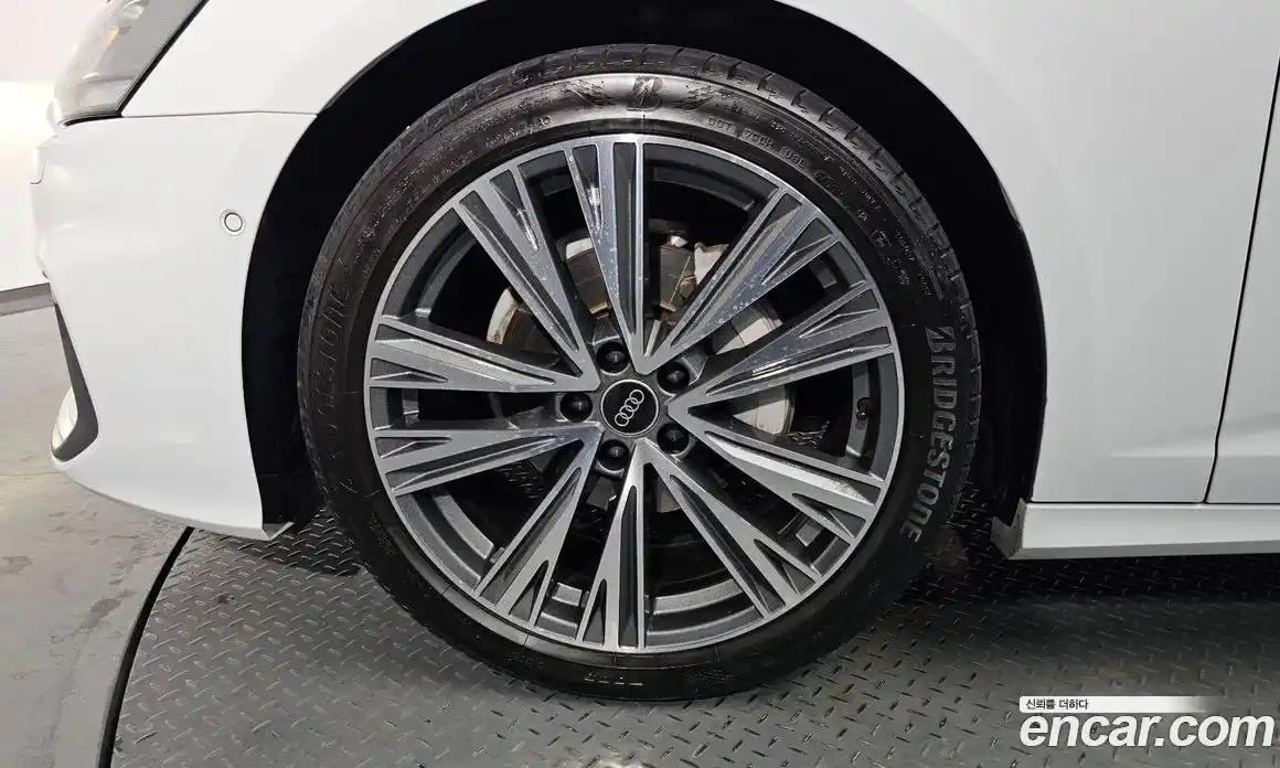 Audi A6 2023 2.0 гидро в Москве № 142478, фото 4