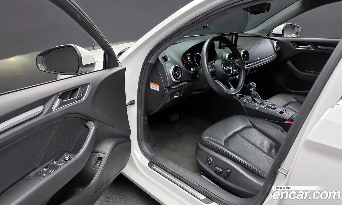 Audi A3 2018 2.0 гидро в Москве № 154069, фото 11