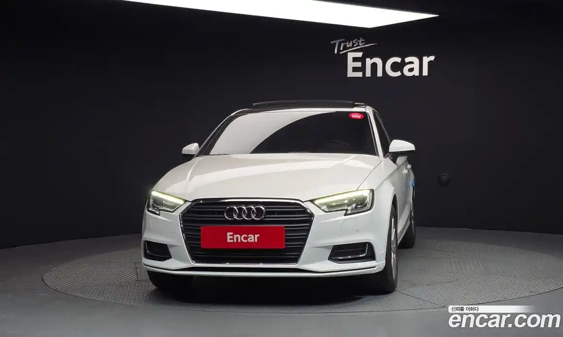 Audi A3 2018 2.0 гидро в Москве № 154069, фото 3
