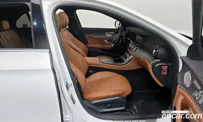 Mercedes-Benz E-Class 2021 2.0 гидро, миниатюра 11