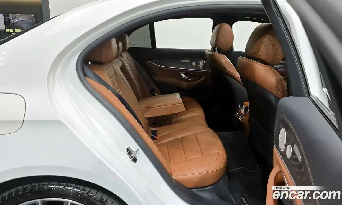 Mercedes-Benz E-Class 2021 2.0 гидро, фото 12