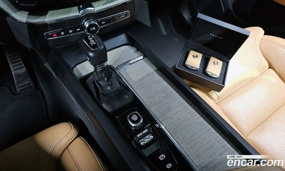 Volvo XC60 2019 2.0 гидро в Москве № 164593, фото 9