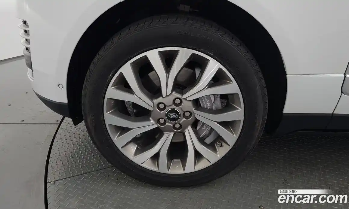 Land Rover Range-Rover 2019 4.4 гидро в Москве № 166208, фото 4