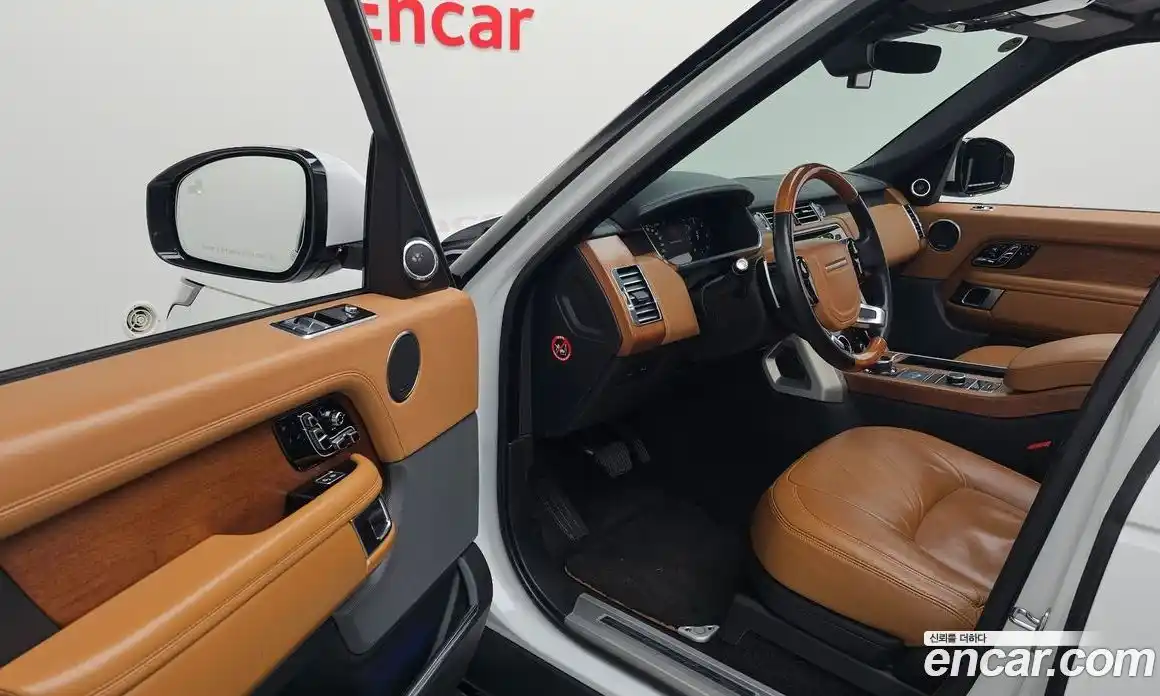 Land Rover Range-Rover 2019 4.4 гидро в Москве № 166208, фото 9