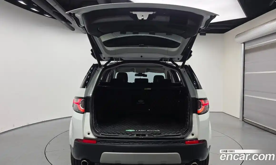 Land Rover Discovery Sport 2017 2.0 гидро в Москве № 166594, фото 20