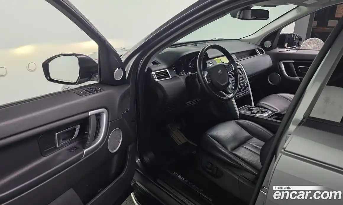 Land Rover Discovery Sport 2017 2.0 гидро в Москве № 166636, фото 11