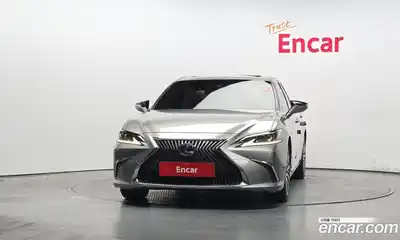 Lexus ES 2019 2.5 гидро в Москве № 168269, миниатюра 3