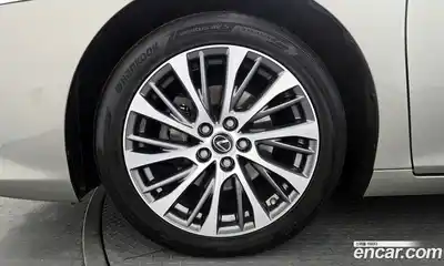 Lexus ES 2019 2.5 гидро в Москве № 168269, миниатюра 5