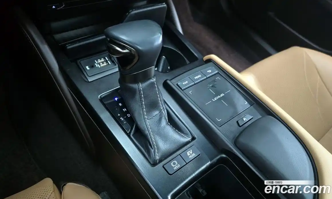 Lexus ES 2019 2.5 гидро в Москве № 168269, фото 9