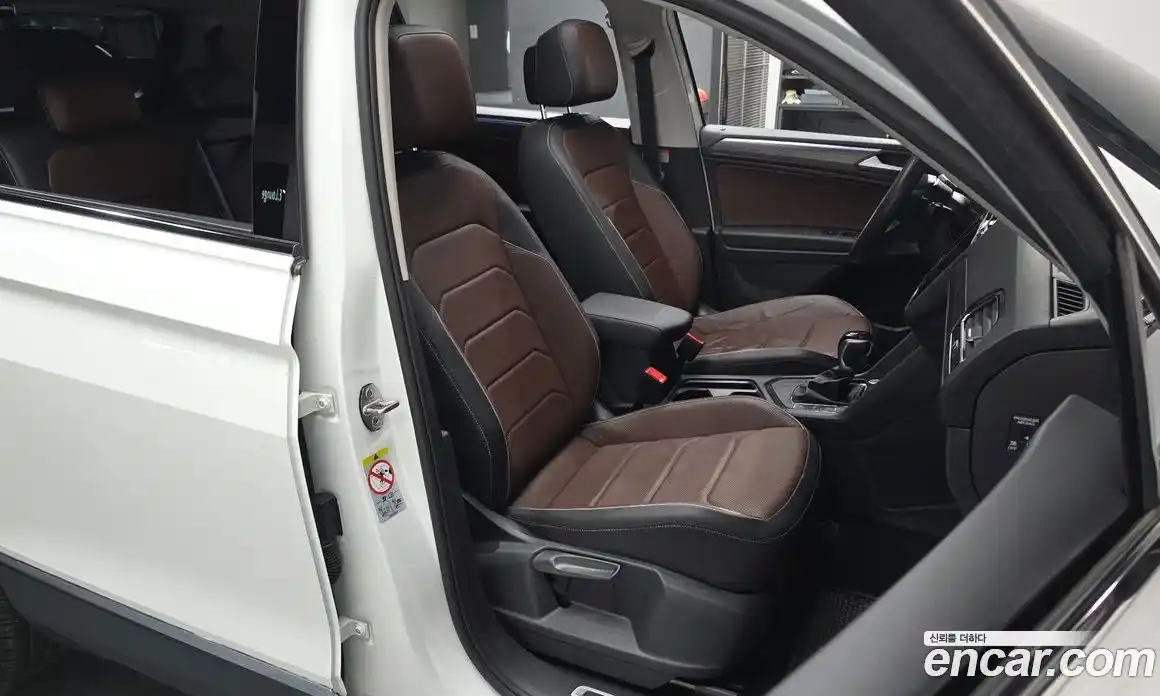 Volkswagen Tiguan 2023 2.0 гидро в Москве № 168424, фото 9
