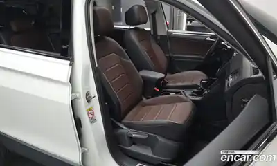 Volkswagen Tiguan 2023 2.0 гидро в Москве № 168424, миниатюра 9