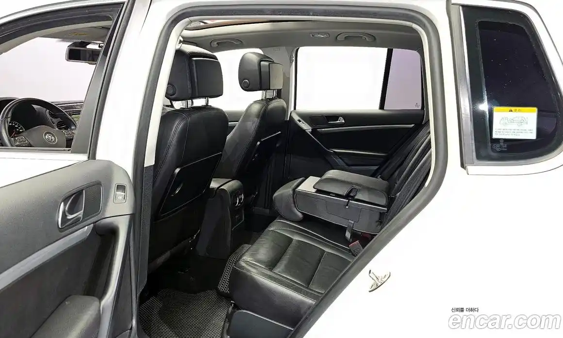 Volkswagen Tiguan 2013 2.0 гидро в Москве № 168944, фото 11