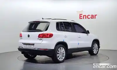 Volkswagen Tiguan 2013 2.0 гидро в Москве № 168944, миниатюра 2