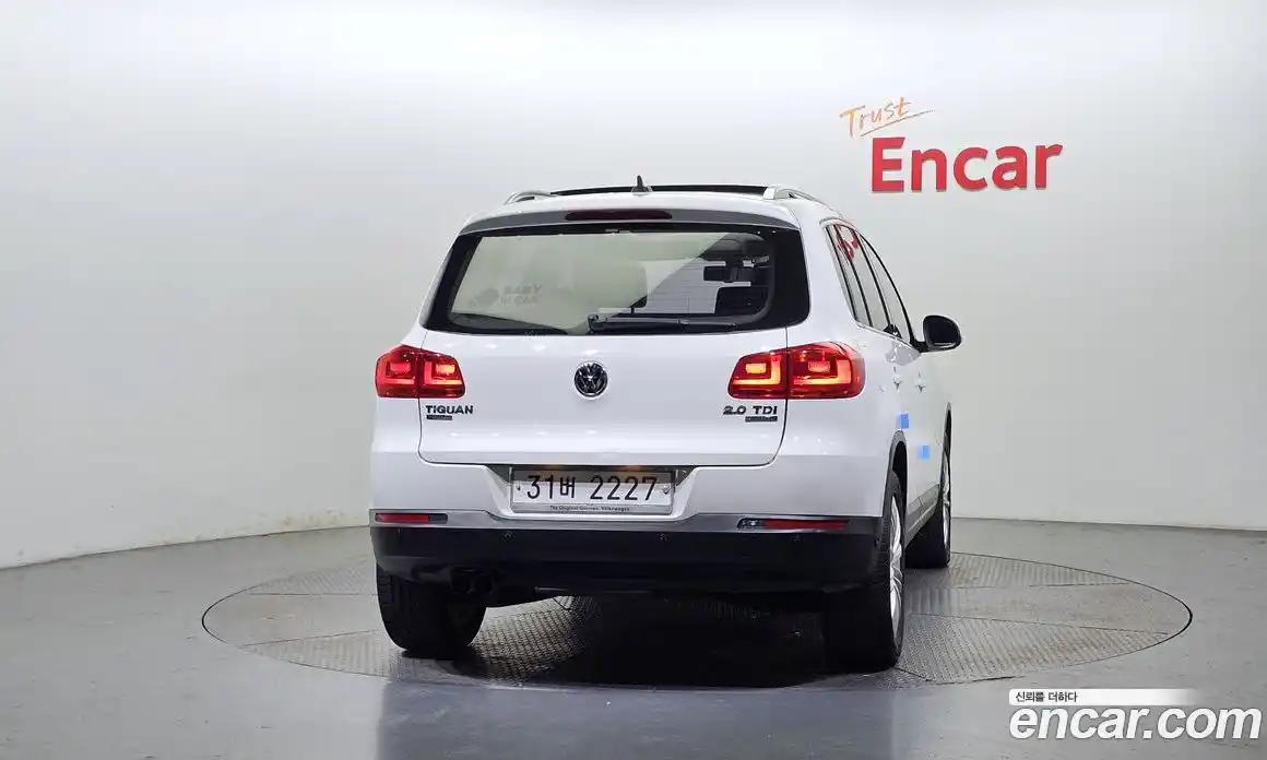 Volkswagen Tiguan 2013 2.0 гидро в Москве № 168944, фото 4