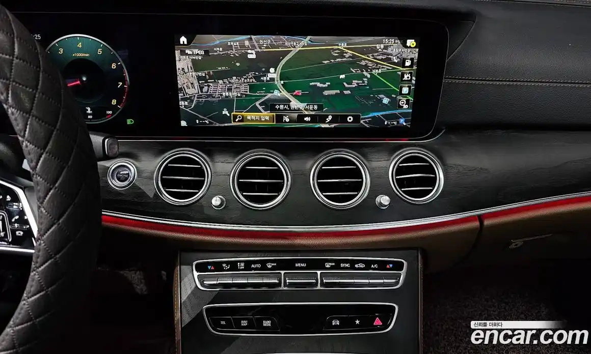 Mercedes-Benz E-Class 2023 2.0 гидро, фото 14